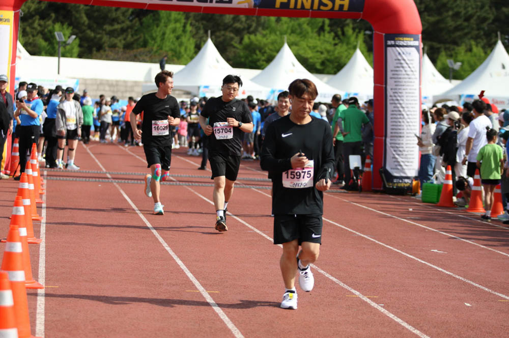 2025년_마라톤출발_110