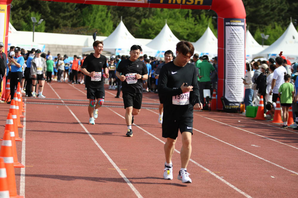 2025년_마라톤출발_111