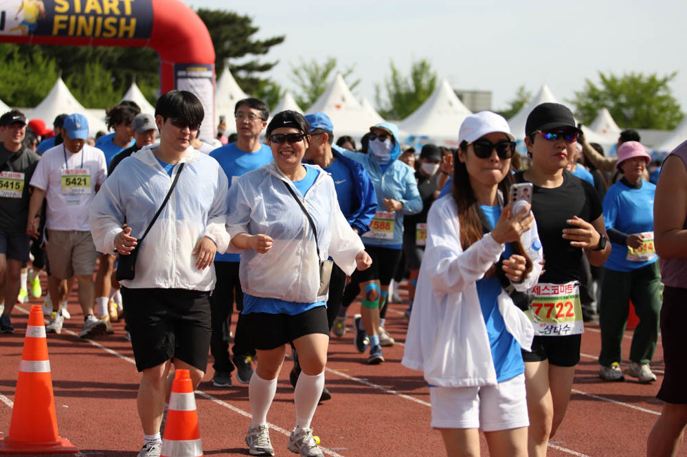 2025년_마라톤출발_131