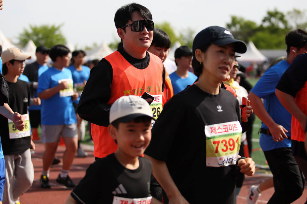 2025년_마라톤출발_142