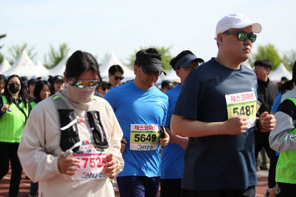 2025년_마라톤출발_144