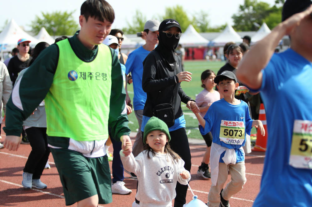 2025년_마라톤출발_151