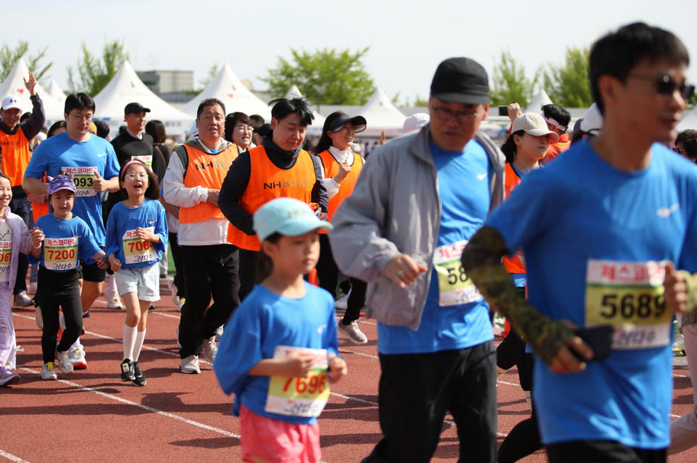 2025년_마라톤출발_155