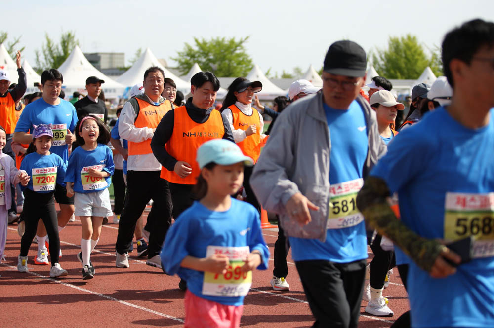 2025년_마라톤출발_156
