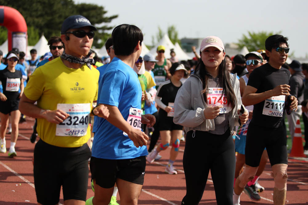 2025년_마라톤출발_30