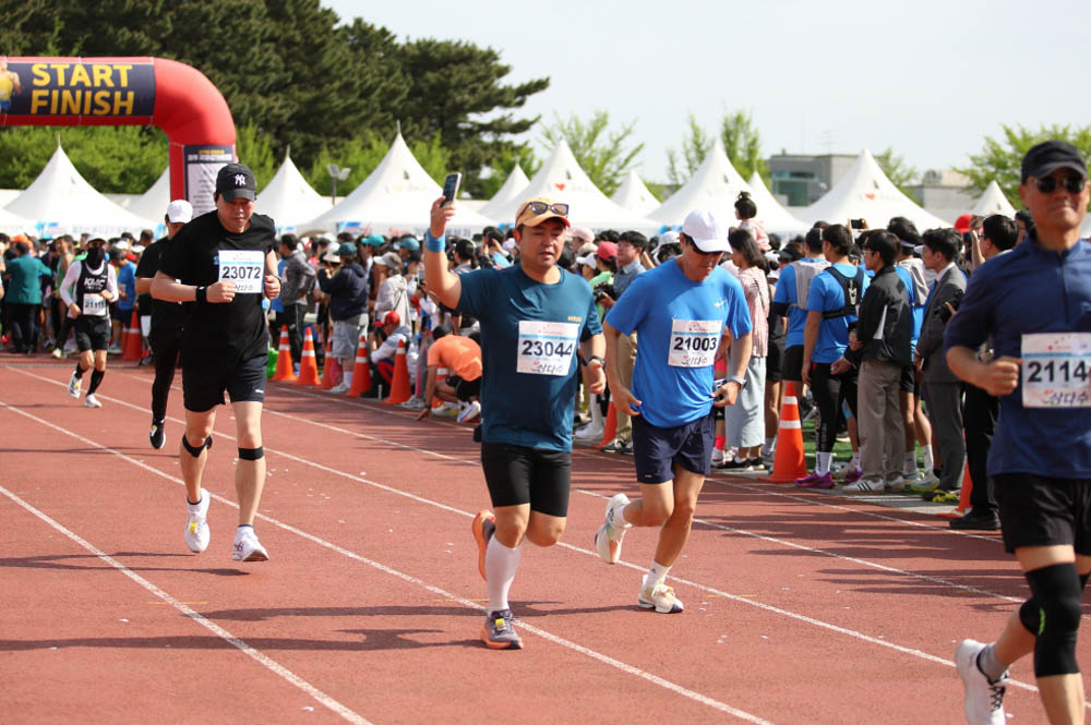 2025년_마라톤출발_36
