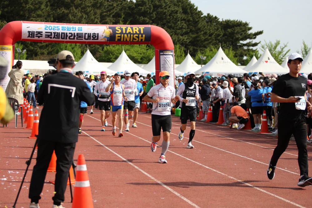 2025년_마라톤출발_38
