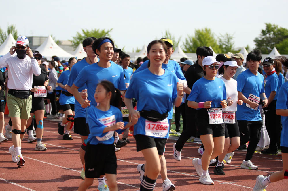 2025년_마라톤출발_81