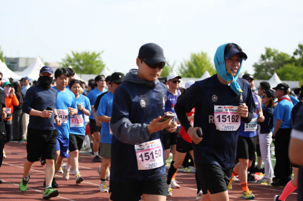 2025년_마라톤출발_83