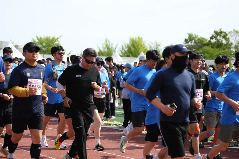 2025년_마라톤출발_87