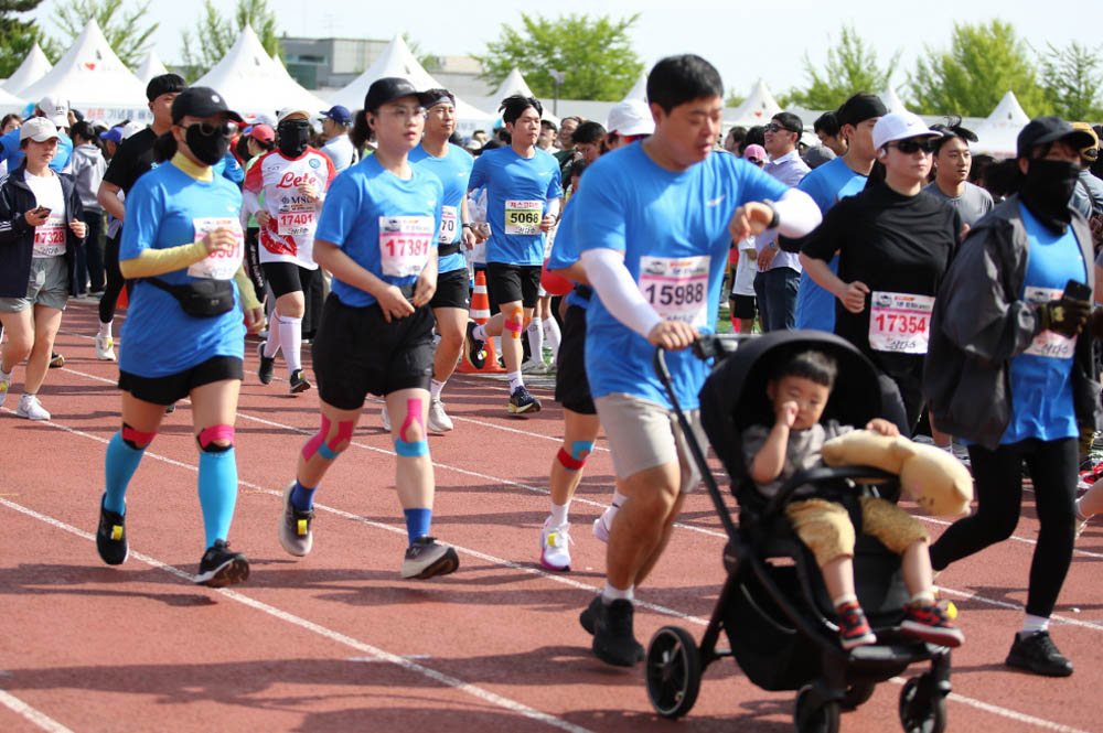 2025년_마라톤출발_91