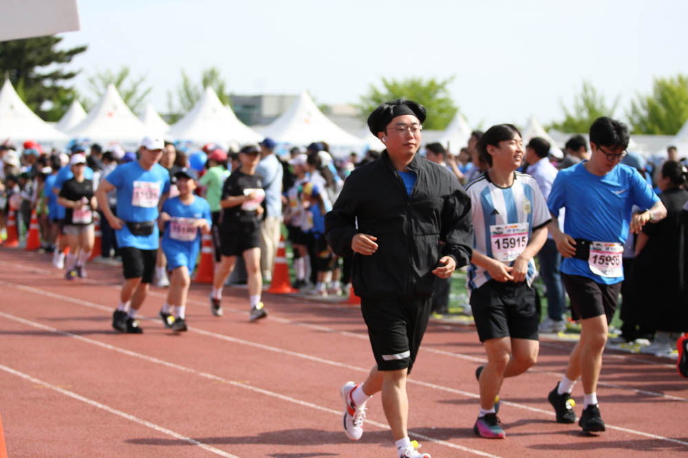 2025년_마라톤출발_93