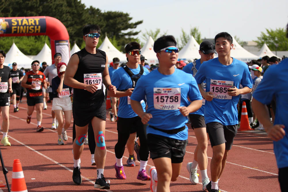 2025년_마라톤출발_95