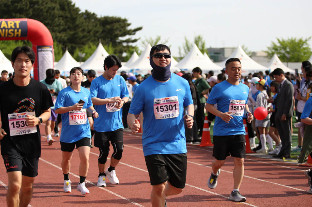 2025년_마라톤출발_96