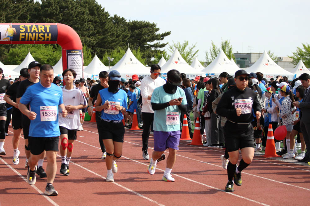2025년_마라톤출발_98